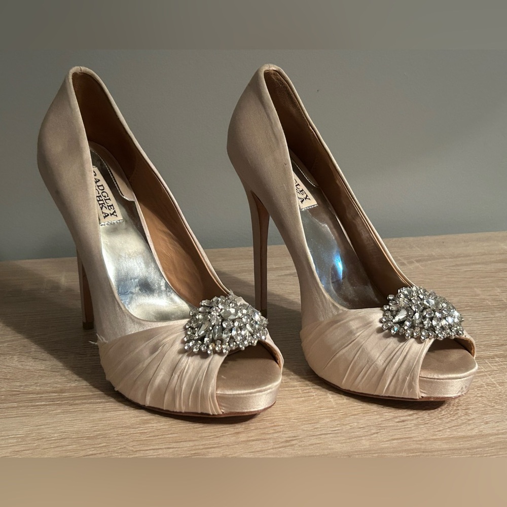 Badgley Mischka Women's Pink Peep Toe Heels Size 9